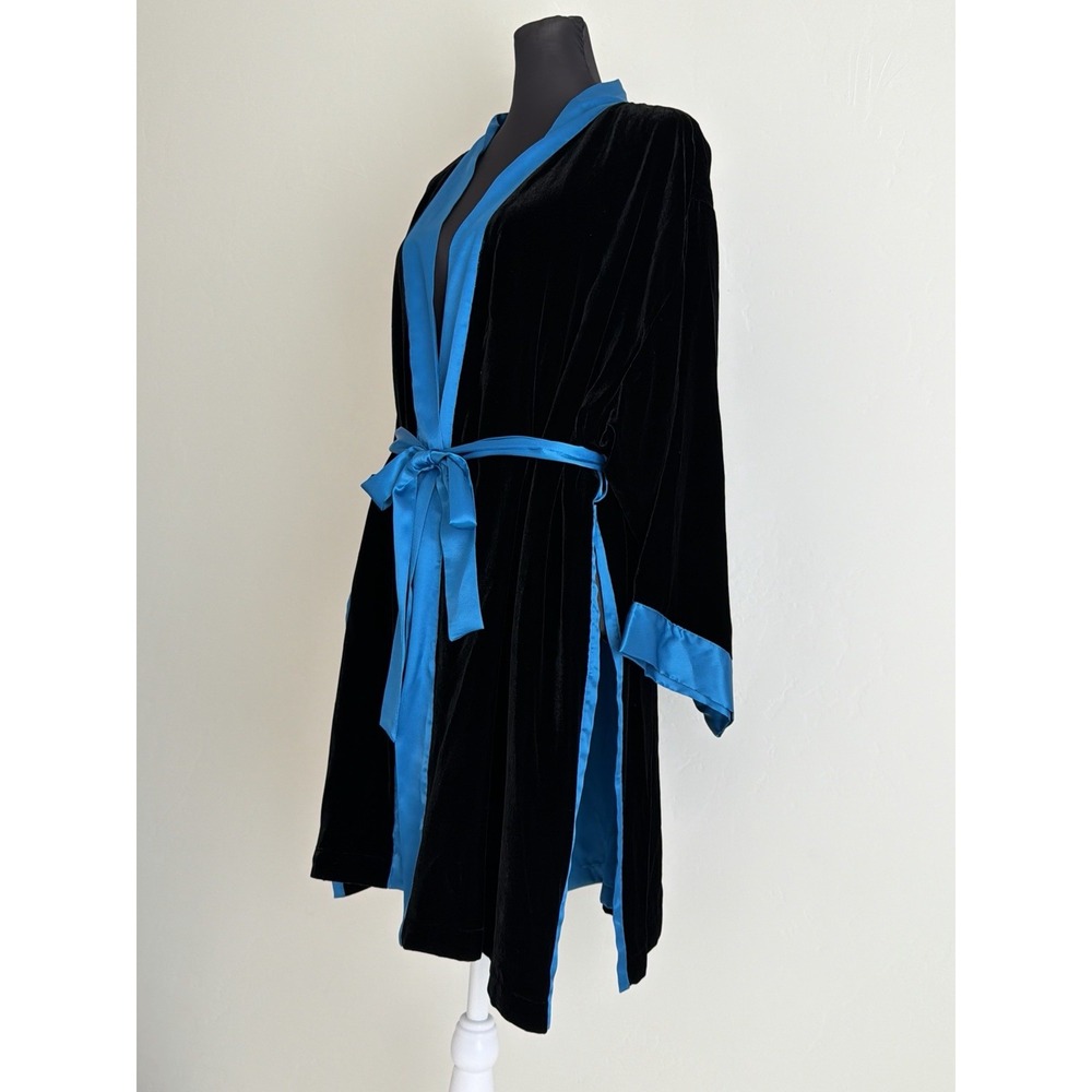 Vtg Y2K 2003 Victoria's Secret Black Velvet Blue Silk Lining Robe Slits Sexy M